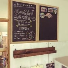 お絵かきもリメイクもこれ1枚で♪貼るだけ簡単DIYが楽しめるセリアの黒板シート