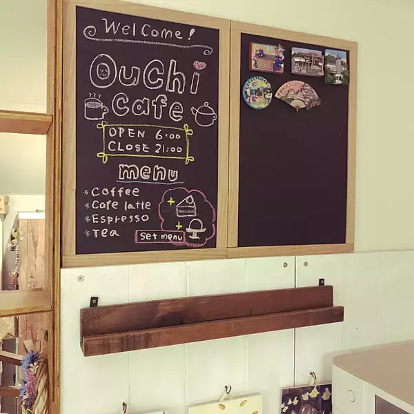 「お絵かきもリメイクもこれ1枚で♪貼るだけ簡単DIYが楽しめるセリアの黒板シート」の画像