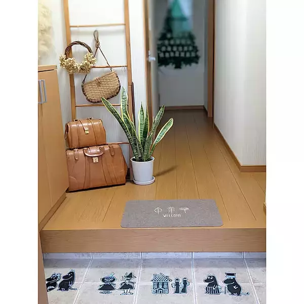 「お絵かきもリメイクもこれ1枚で♪貼るだけ簡単DIYが楽しめるセリアの黒板シート」の画像