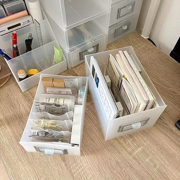 重ねないから埋もれない♪ものが多くても見やすく整う「立てる収納」