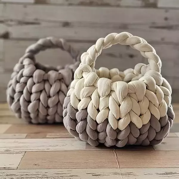 「ダイソーの毛糸で作れる♪ファッション＆インテリア雑貨のハンドメイド作品」の画像