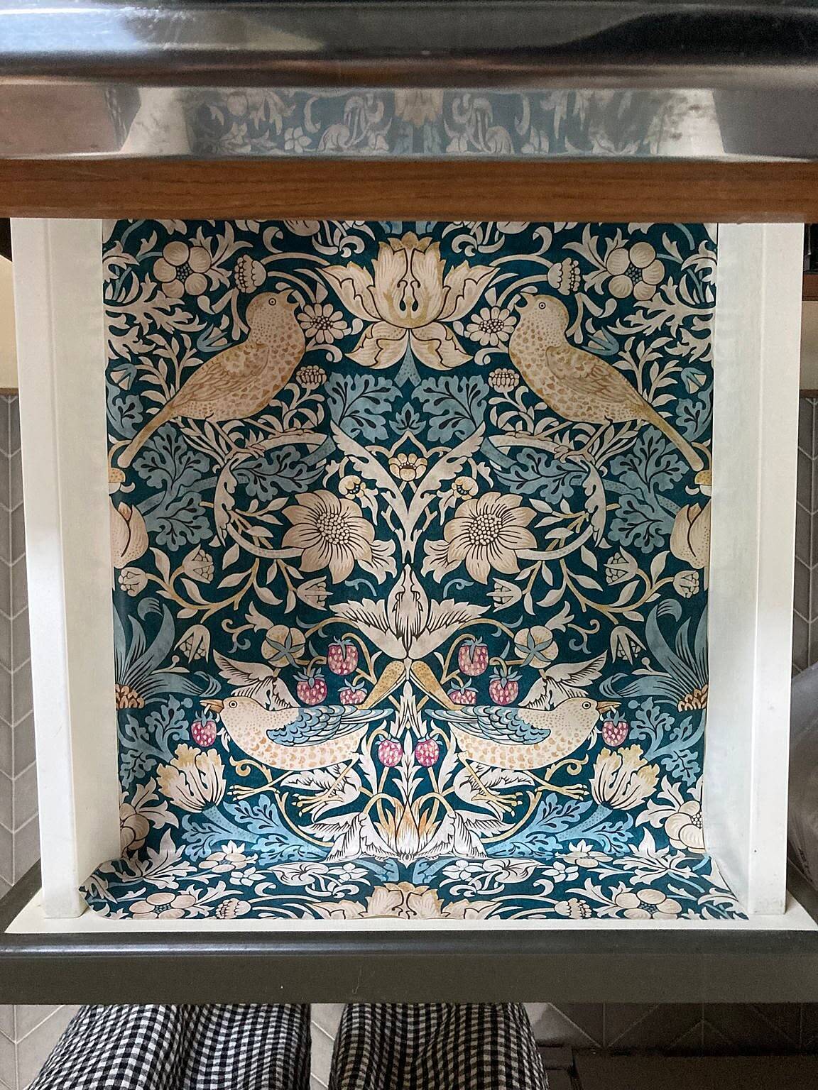 「気分も上がる♪リメイクシートを敷くだけ引き出しアレンジ」 by kamomeさん