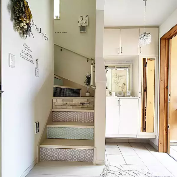 「扱いやすくてDIYに最適！暮らしを快適にしてくれる100均のプラダン活用アイデア」の画像