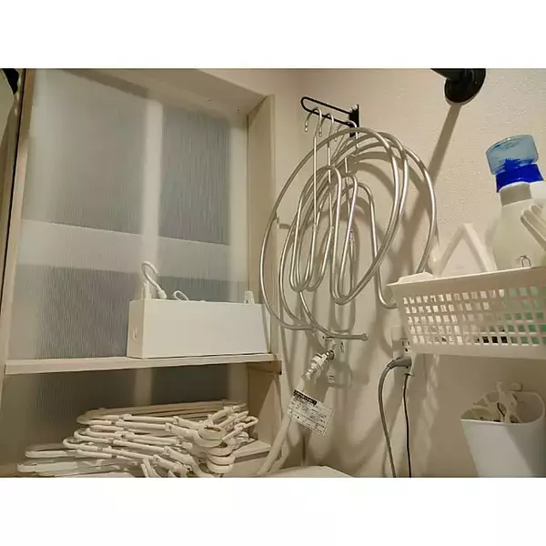 「扱いやすくてDIYに最適！暮らしを快適にしてくれる100均のプラダン活用アイデア」の画像