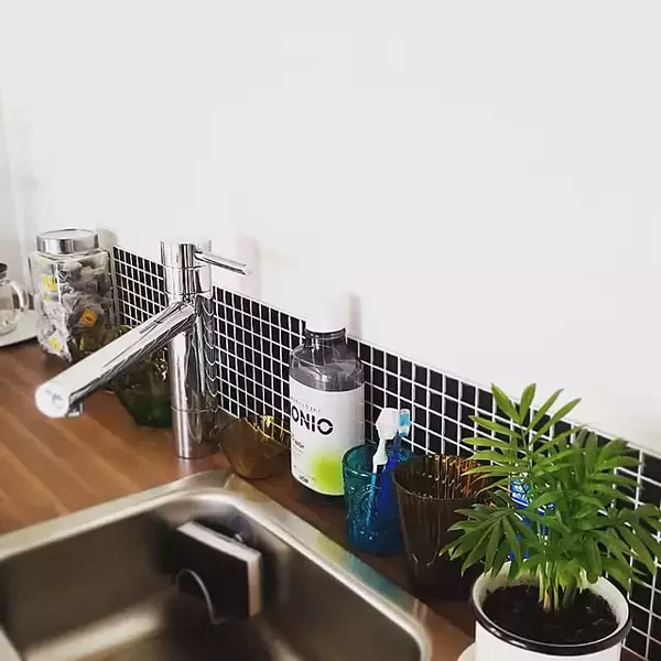 「扱いやすくてDIYに最適！暮らしを快適にしてくれる100均のプラダン活用アイデア」の画像