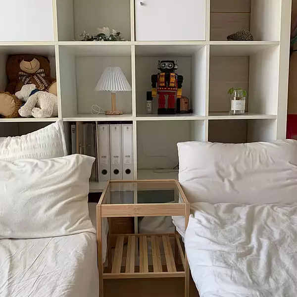 「あれもこれも欲しくなる！デザイン豊富で使いやすさも抜群なIKEAのサイドテーブル」の画像