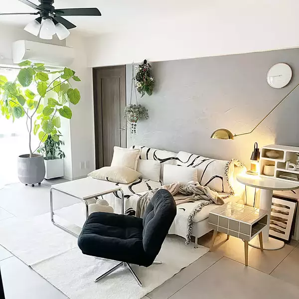 「あれもこれも欲しくなる！デザイン豊富で使いやすさも抜群なIKEAのサイドテーブル」の画像