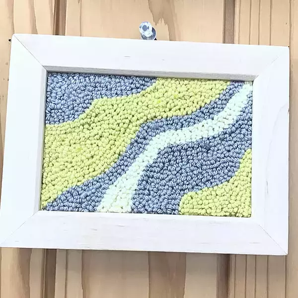 「おうち時間を楽しむ♪DIYで作るパンチニードル作品の実例集」の画像