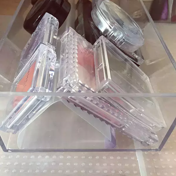 「書類収納だけじゃなかった！クリアファイルの意外な活用アイデア5選」の画像