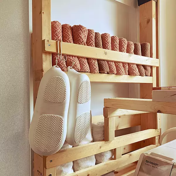 「玄関、ベランダ、お風呂の場所別にご紹介！参考にしたいサンダル収納のアイデア集」の画像