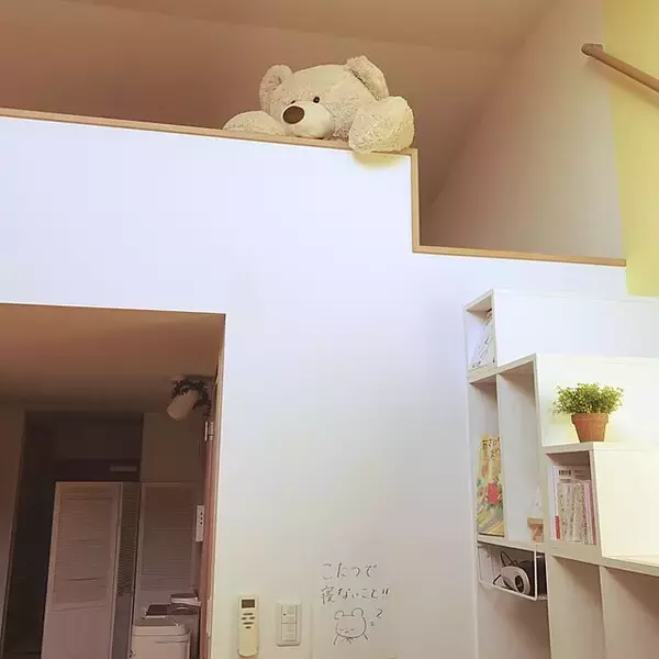 「ふわふわな癒しの相棒♡ぬいぐるみが置いてあるお部屋の実例10選」の画像