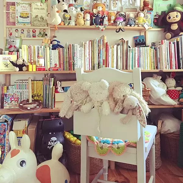 「ふわふわな癒しの相棒♡ぬいぐるみが置いてあるお部屋の実例10選」の画像