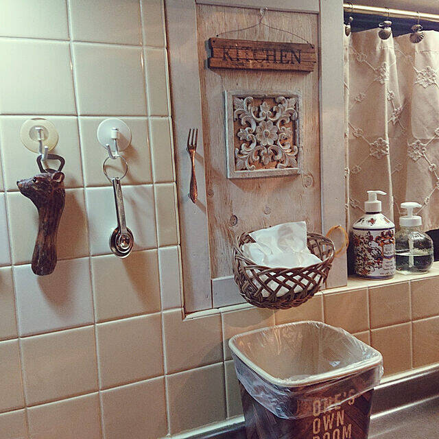 「欲しい」と思った瞬間にすぐ手に取れる☆便利なティッシュの置き場所