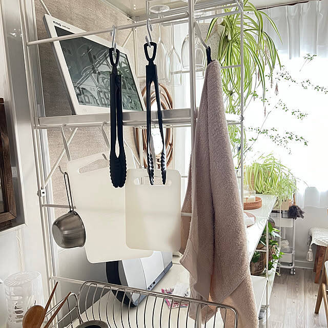 調理も後片付けもスムーズに♪キッチンまわりを使いやすく整えるまな板収納のアイデア6選