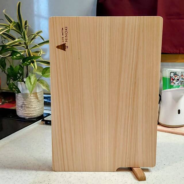 調理も後片付けもスムーズに♪キッチンまわりを使いやすく整えるまな板収納のアイデア6選