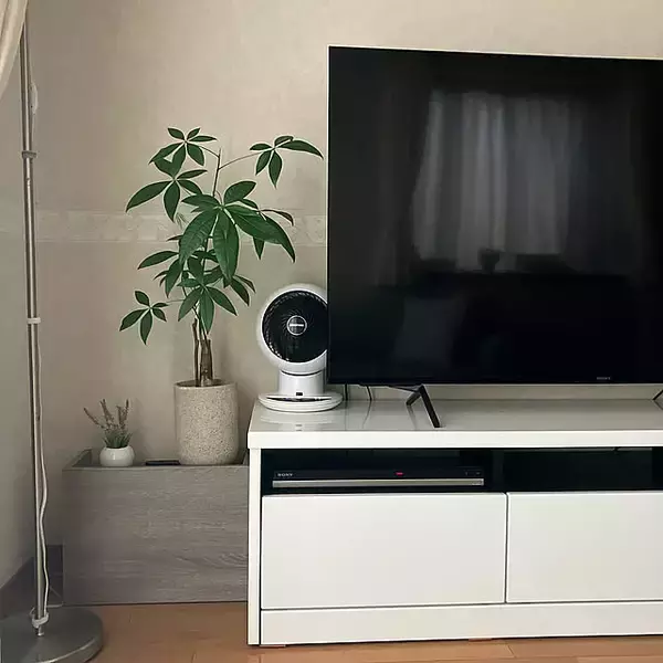 家電や電子機器がたくさんあってもすっきり片付く！コンセント周りの収納の工夫