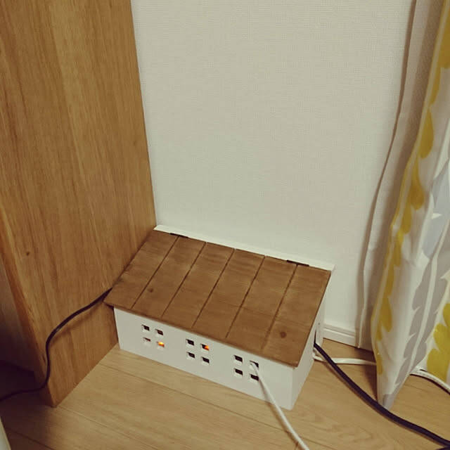 家電や電子機器がたくさんあってもすっきり片付く！コンセント周りの収納の工夫