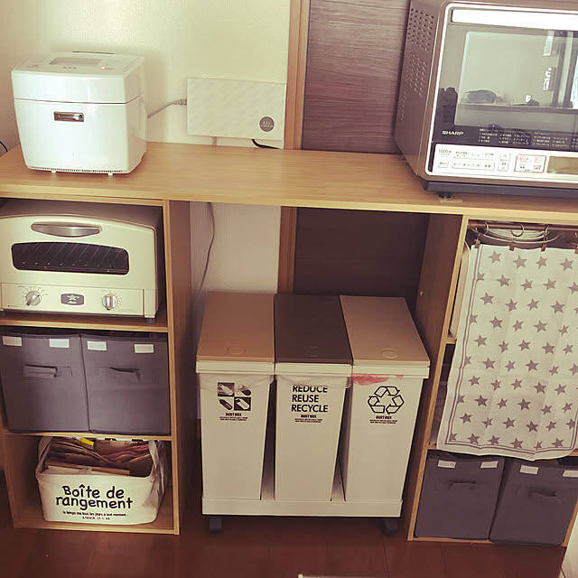 家電や電子機器がたくさんあってもすっきり片付く！コンセント周りの収納の工夫