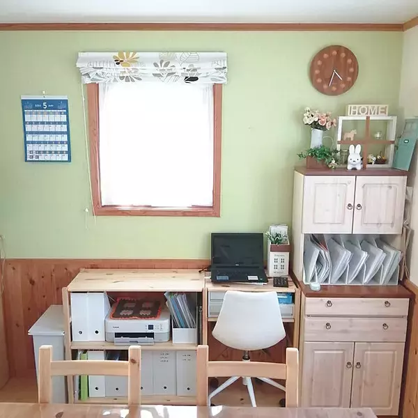 「すっきり使い勝手のいい収納を。無印良品のパイン材ユニットシェルフ」の画像