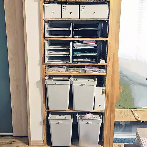 「キッチンもそれ以外も！暮らしに合わせて選べるIKEAのゴミ箱をご紹介」の画像