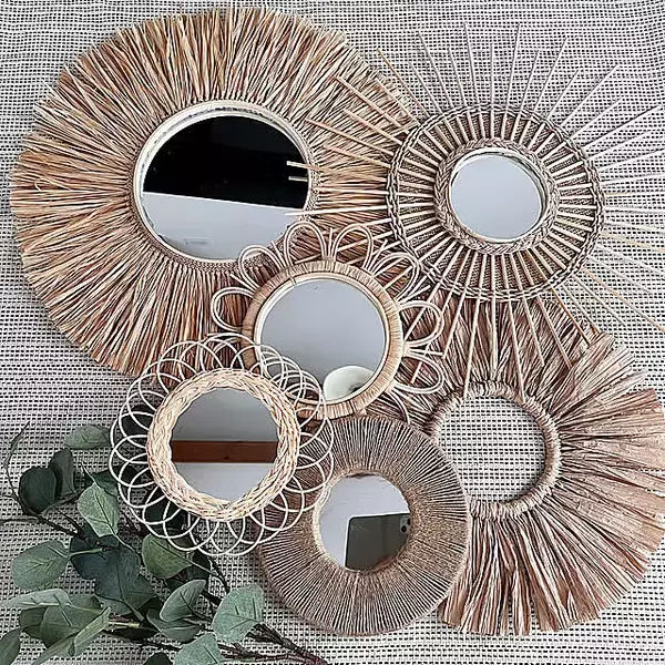 洋書風ブックも格子窓作りもおまかせ♪セリアのアイテムを使ったDIYで海外風インテリア