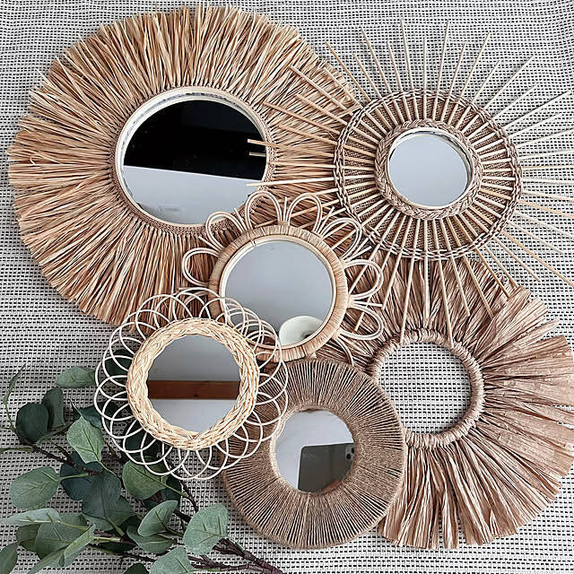 洋書風ブックも格子窓作りもおまかせ♪セリアのアイテムを使ったDIYで海外風インテリア