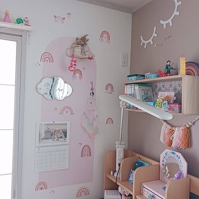 洋書風ブックも格子窓作りもおまかせ♪セリアのアイテムを使ったDIYで海外風インテリア