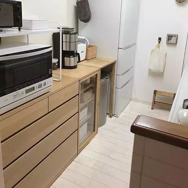「ナチュラル系のインテリアを作るならこれ！無印良品のキャビネットを使ったお部屋」の画像