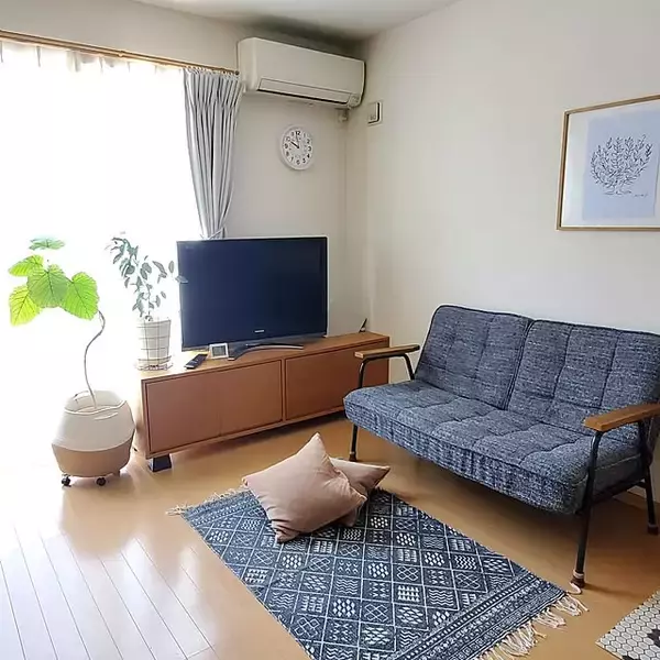 「ナチュラル系のインテリアを作るならこれ！無印良品のキャビネットを使ったお部屋」の画像