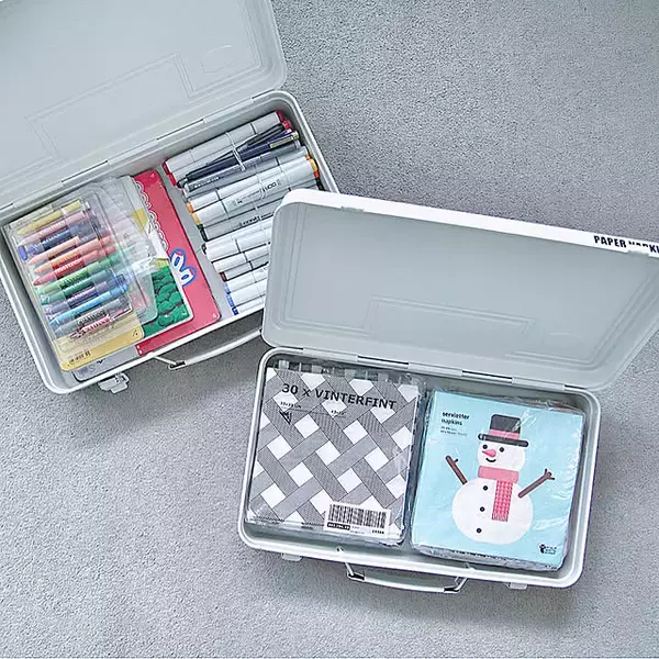 「シンプルだから「じゃない使い方」でも大活躍！無印良品のスチール工具箱でアイデア収納」の画像