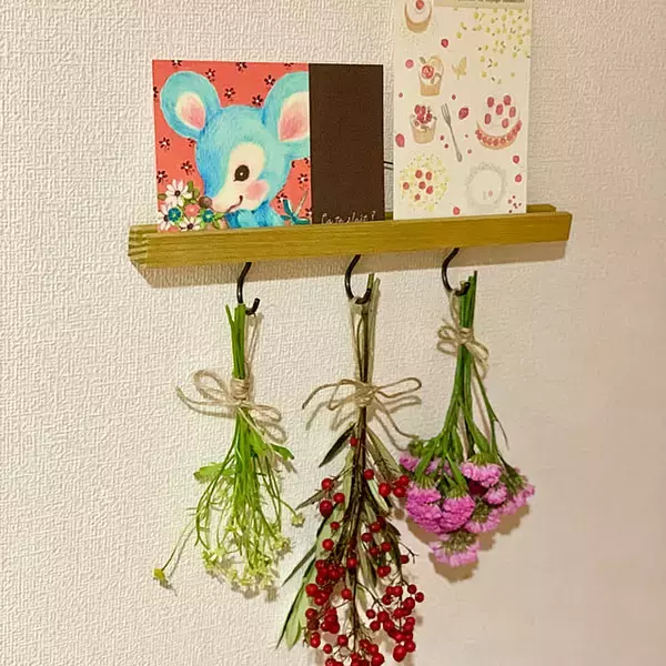 「発想しだいでここまで使える！セリアのウォールバーを活用したDIYアイデア集」の画像