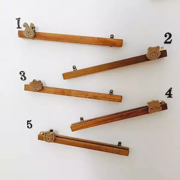 「発想しだいでここまで使える！セリアのウォールバーを活用したDIYアイデア集」の画像