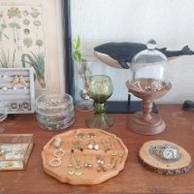 見栄え抜群で気分が上がる。ファッションコーディネートがもっと楽しくなるアクセサリー収納の実例