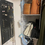 「見栄え抜群で気分が上がる。ファッションコーディネートがもっと楽しくなるアクセサリー収納の実例」の画像7