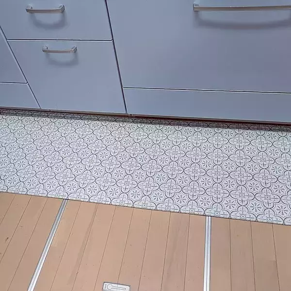 「キッチンが快適に！足元冷えない＆掃除も楽なニトリのフロアマット 」by Shion+ さん