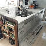 「DIYでタイル柄もモールディングも実現♪キッチンのインテリアを自分好みにリメイク」の画像4