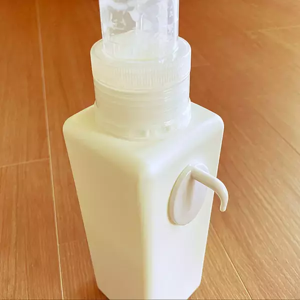 「浮かせるアイテムでお悩み解決♪ダイソーでそろえる収納アイデア10選」の画像