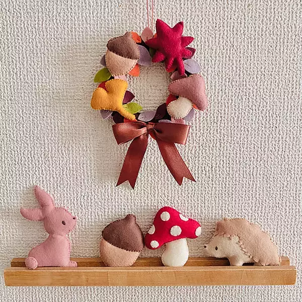 「手作りのリースでおうち時間を楽しむ♡壁を彩るアイディア7選」の画像