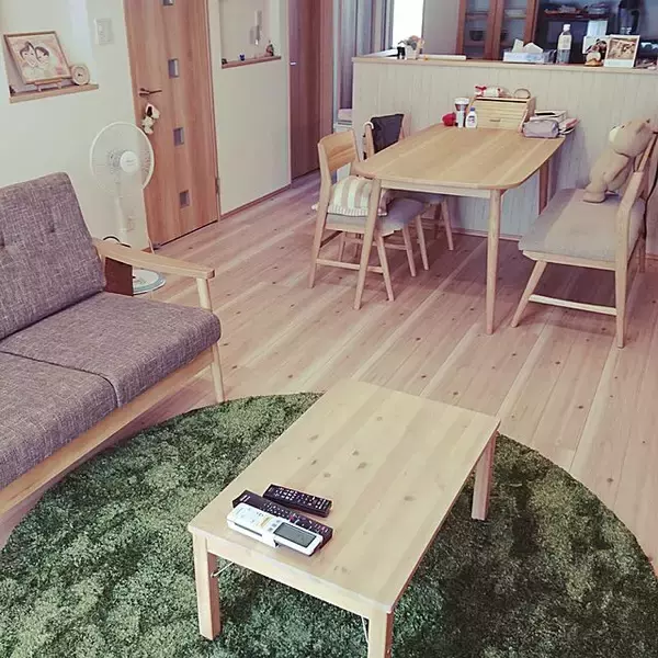 「お部屋の印象はラグで決まる！取り入れたくなるニトリのラグ10選」の画像