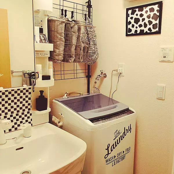 「牛柄好きさん必見！牛柄インテリアの魅力が詰まったコーディネート集」の画像