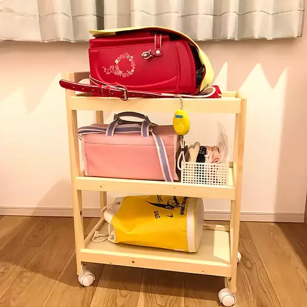 「【みんなが選んだ！】お部屋がすっきり片付く♪ランドセル置き場に活躍するアイテム5選」の画像