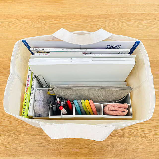 引っ掛けるだけで小物の収納場所ができる！無印良品のファイルボックス用ポケットを活用したアイデア6選