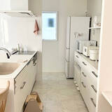 「「やさしい淡色に包まれて。動作も気持ちもクリアになる、機能的なホワイトキッチン」 by moeさん」の画像2