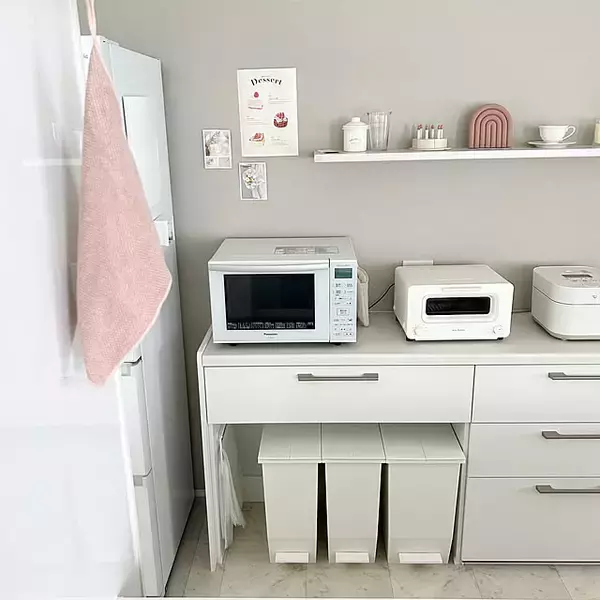 「「やさしい淡色に包まれて。動作も気持ちもクリアになる、機能的なホワイトキッチン」 by moeさん」の画像