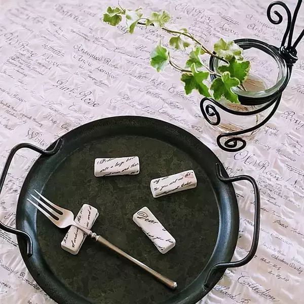 「プチプラだから気軽にデザインを楽しめる♪100均ペーパーナプキンの活用アイディア」の画像