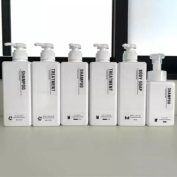 「クリアとホワイトで魅せる！無印良品のPET詰替ボトルですっきり整う水回り」の画像