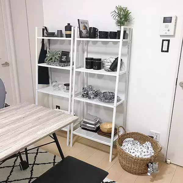 「シンプルだから使いやすい！IKEA「LERBERG（レールベリ）」のあるリビング」の画像