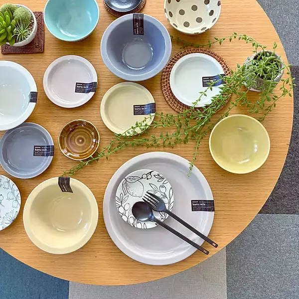 「朝昼晩どのシーンでも活躍。日常づかいにぴったりのニトリ食器で広がる心地よい食卓」の画像