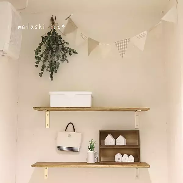 「自分で棚作りからカーテンレールまで♪セリアの金具パーツを活用したDIYのアイデア」の画像