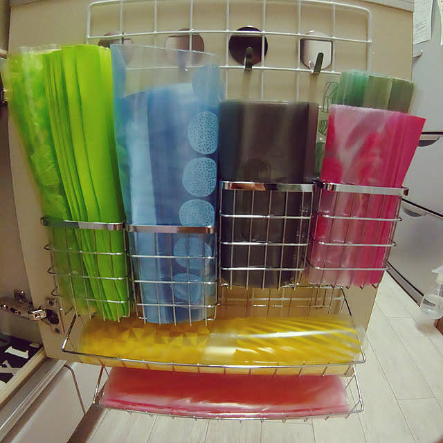 取り出しやすく、かさばらない☆すっきり片付くジッパーバッグの収納方法